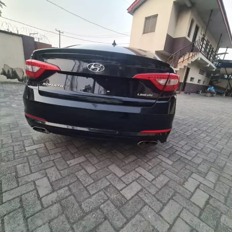Hyundai Sonata   - 2016