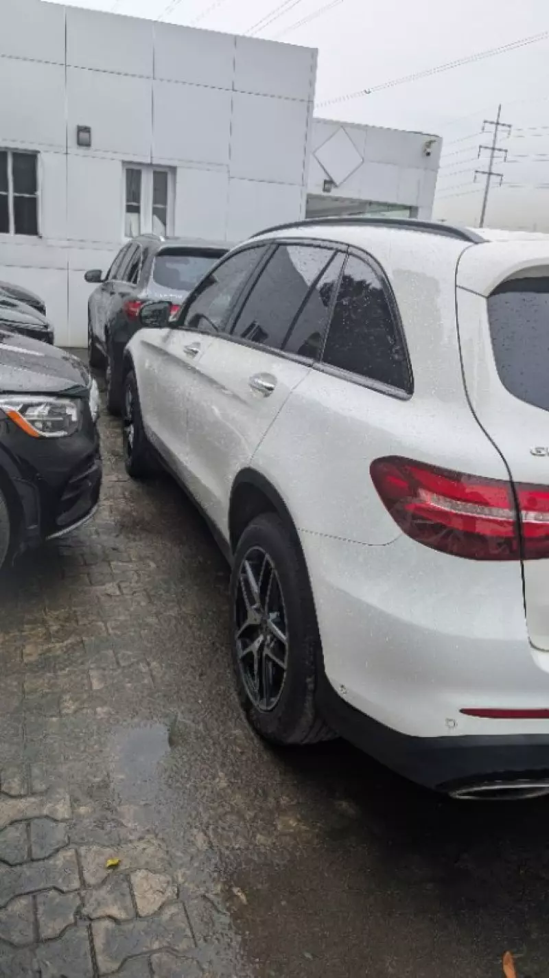 Mercedes-Benz GLC 300   - 2019