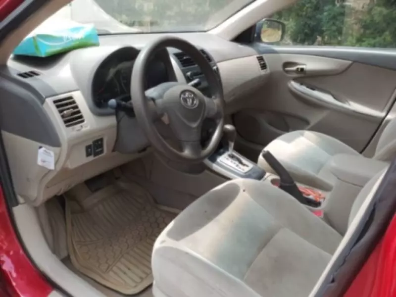 Toyota corolla   - 2010
