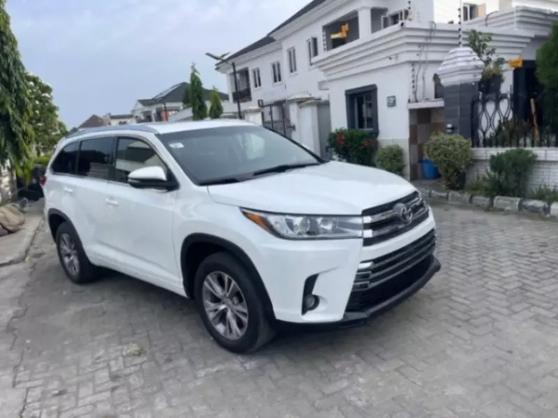 Toyota Highlander   - 2015