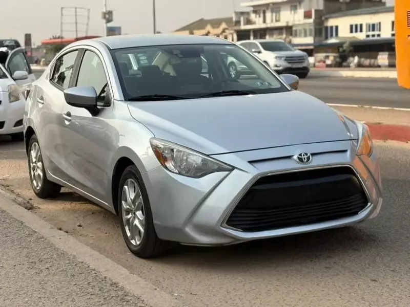 Toyota Yaris iA   - 2017