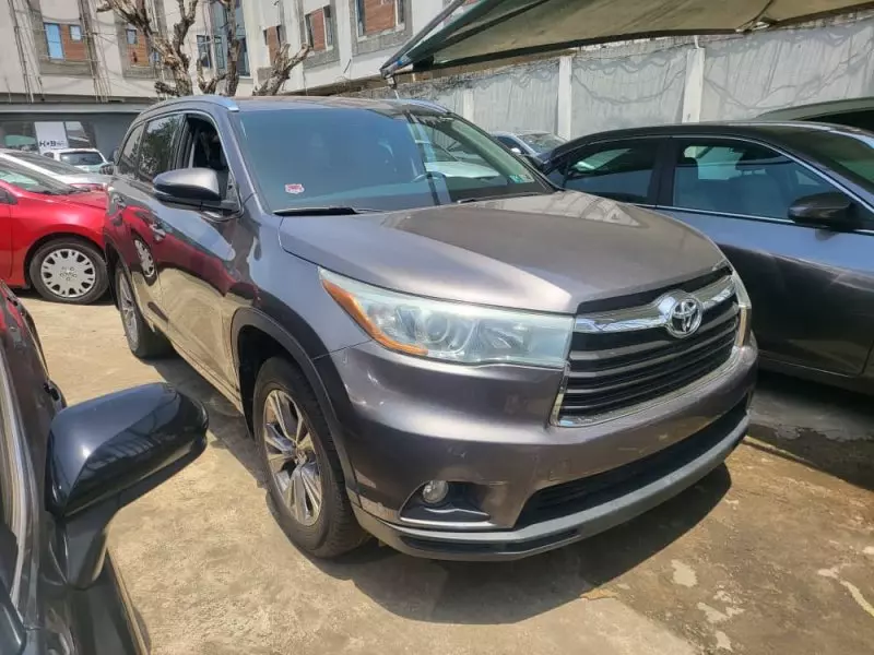 Toyota Highlander   - 2015