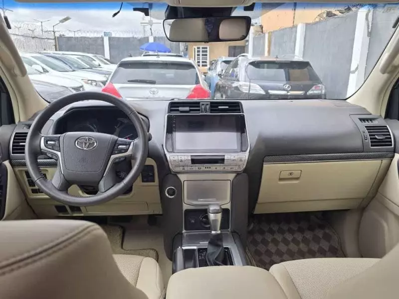Toyota Landcruiser Prado