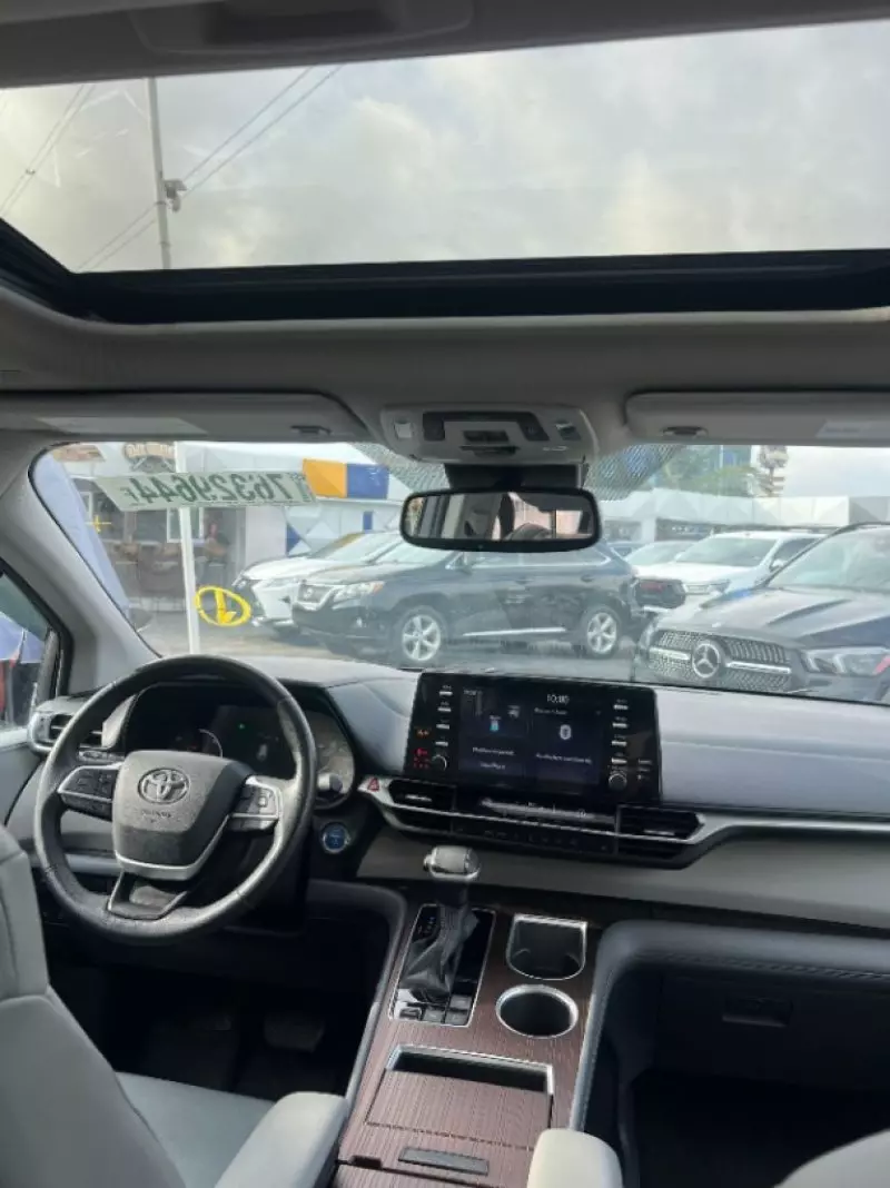 Toyota Sienna   - 2022