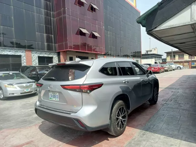 Toyota Highlander   - 2023