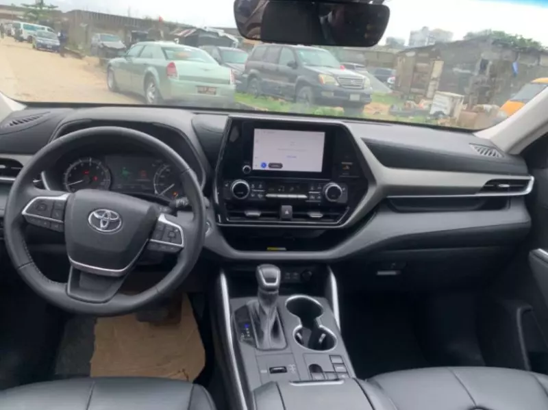 Toyota Highlander   - 2023