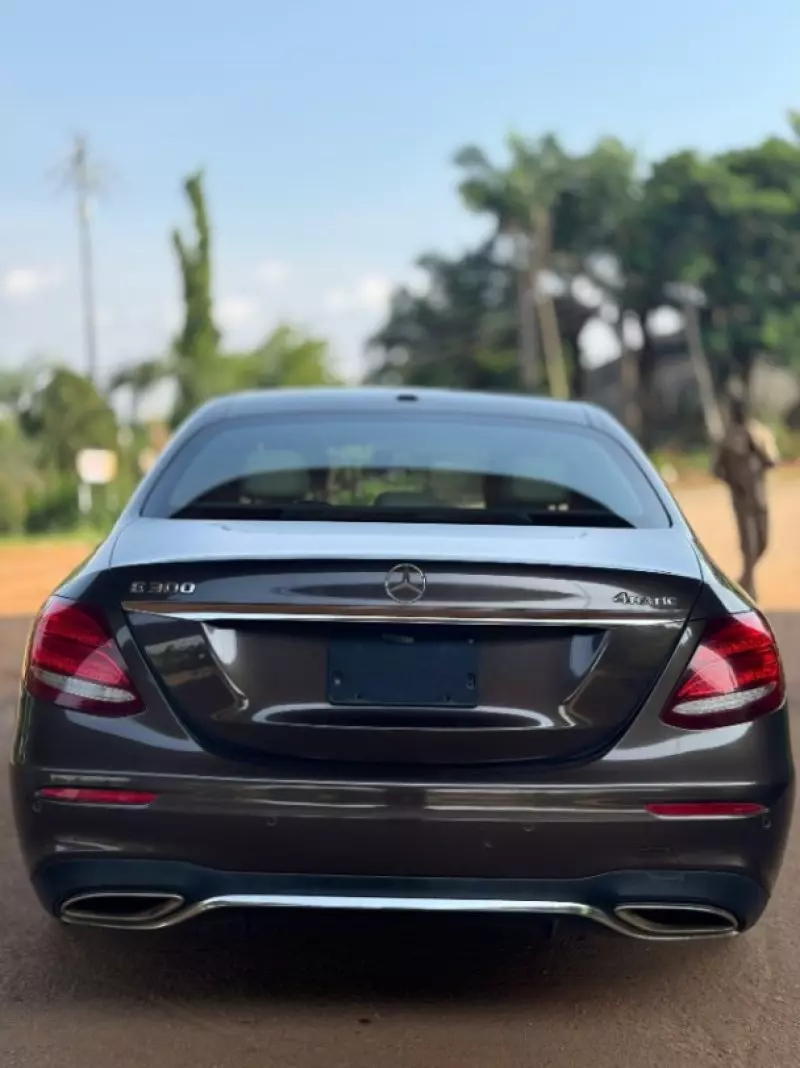 Mercedes-Benz E 300   - 2017