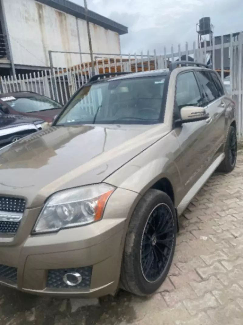 Mercedes-Benz GLK 350   - 2010