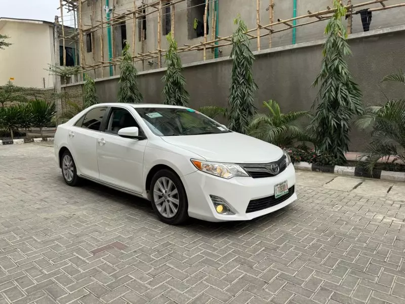 Toyota Camry   - 2014