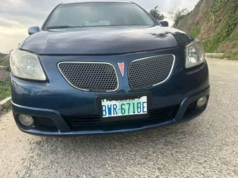 Pontiac Vibe   - 2005