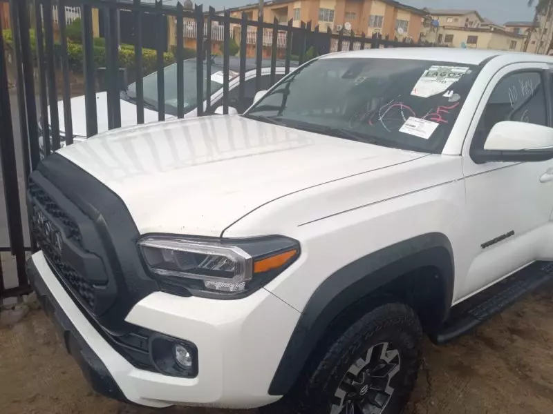 Toyota Tacoma   - 2022