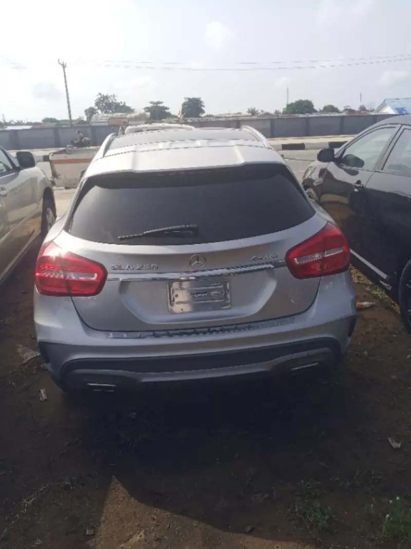 Mercedes-Benz GLA 250