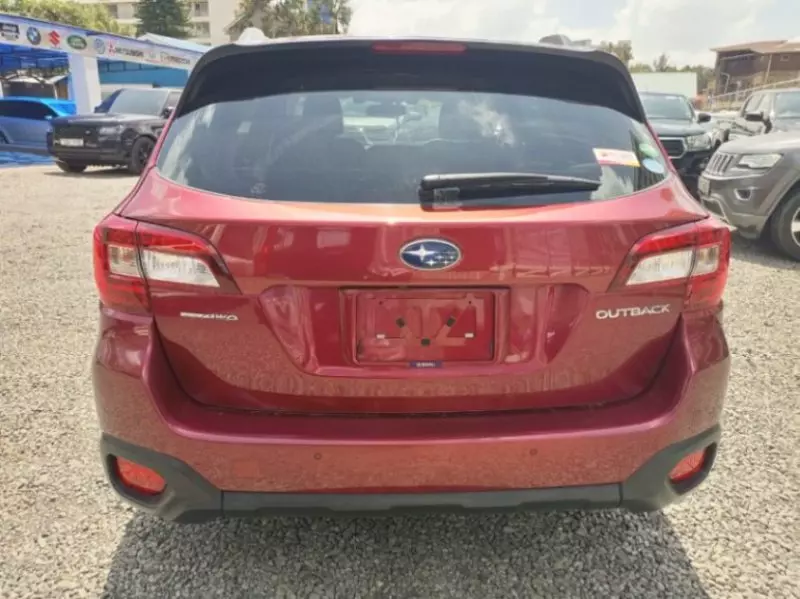 Subaru Outback   - 2018