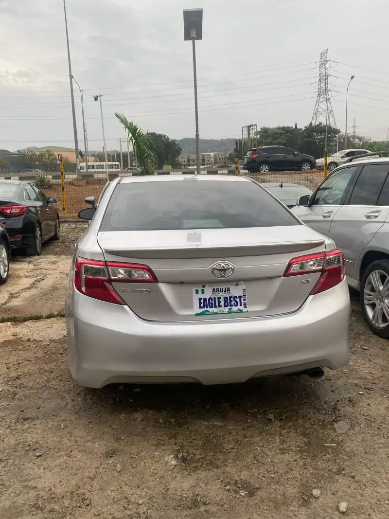 Toyota Camry   - 2014