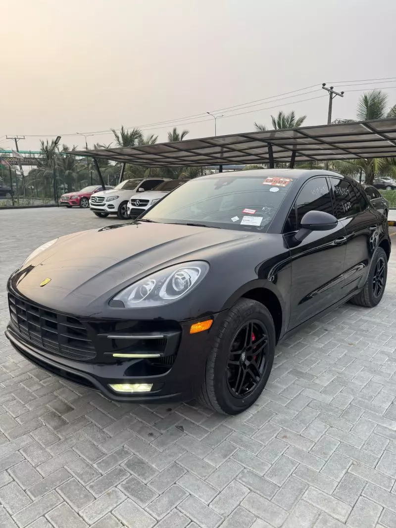 PORSCHE Macan   - 2015