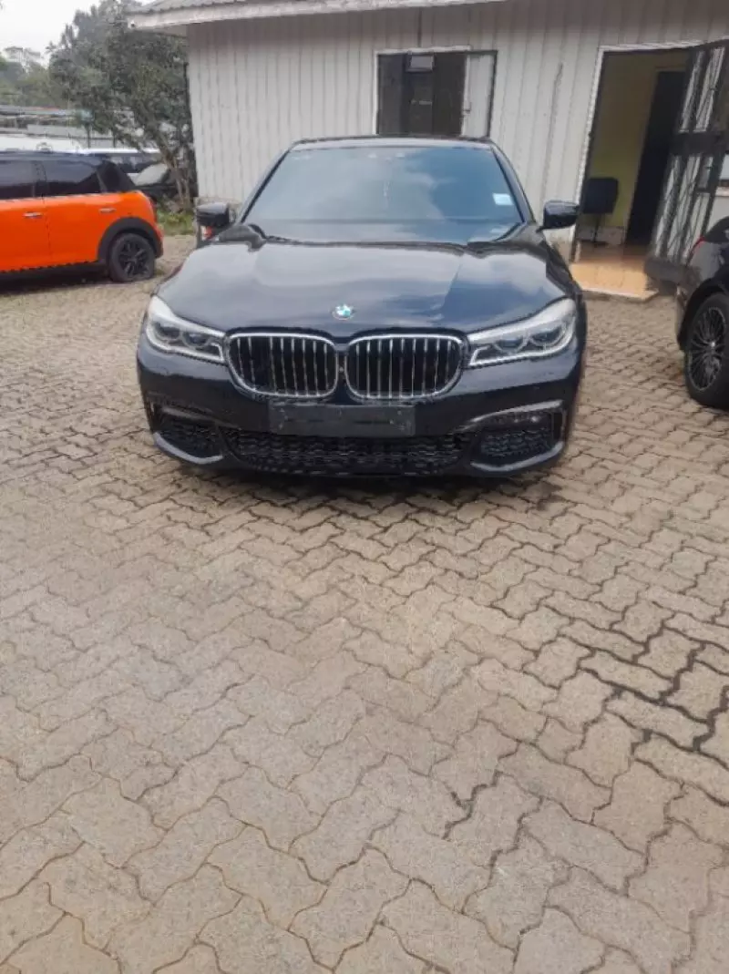 BMW 750 li   - 2017