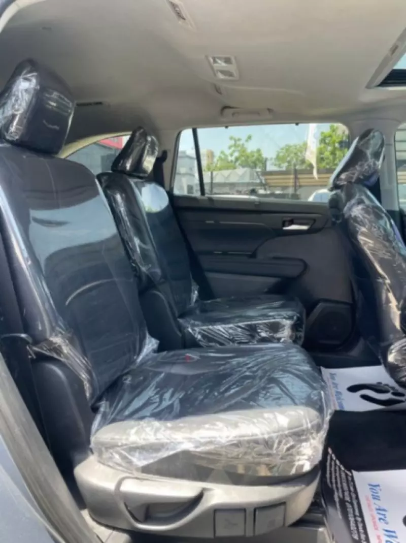 Toyota Highlander   - 2021