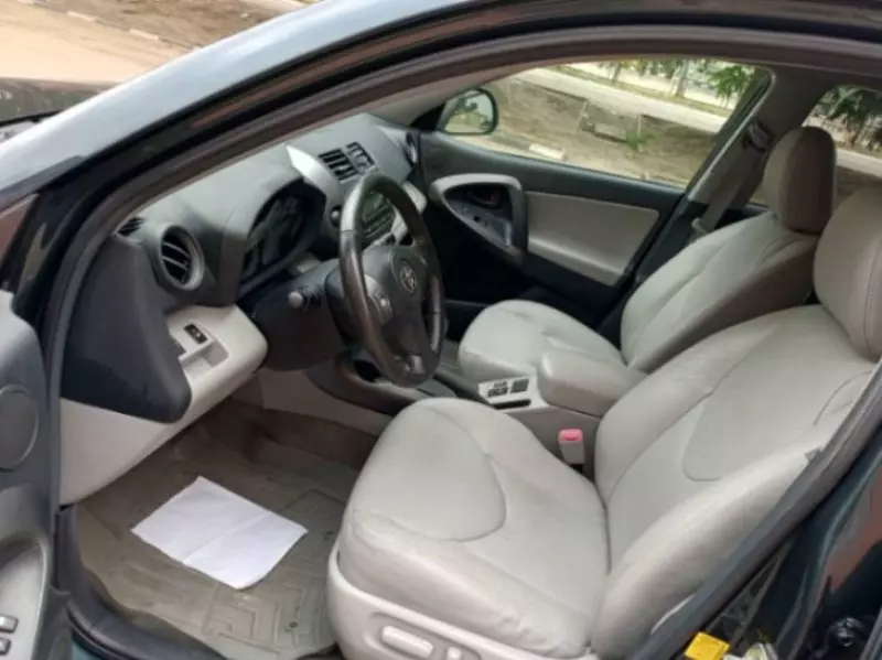 Toyota RAV 4   - 2012