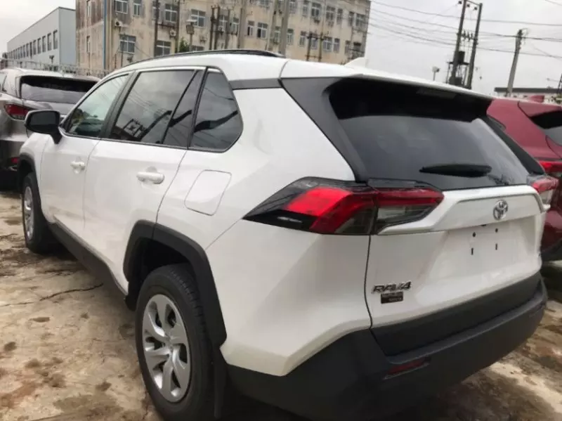 Toyota RAV4   - 2021
