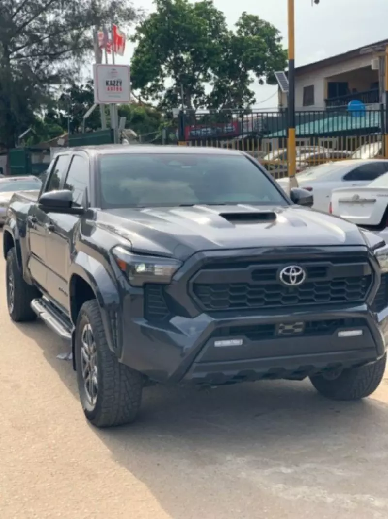 Toyota Tacoma - 2024