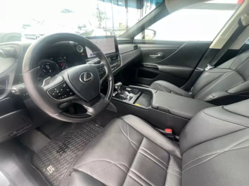 Lexus ES 350   - 2023