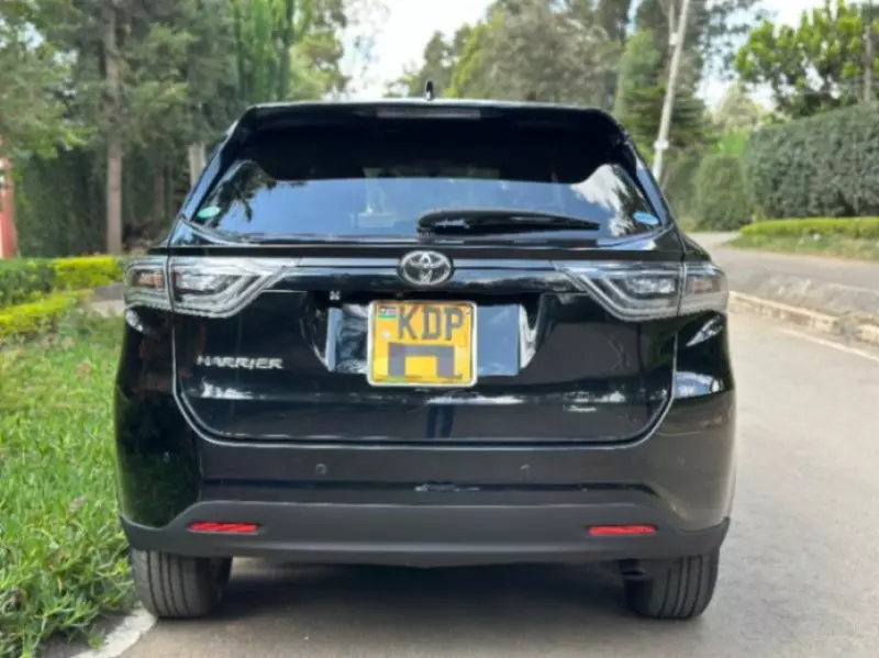 Toyota Harrier   - 2017