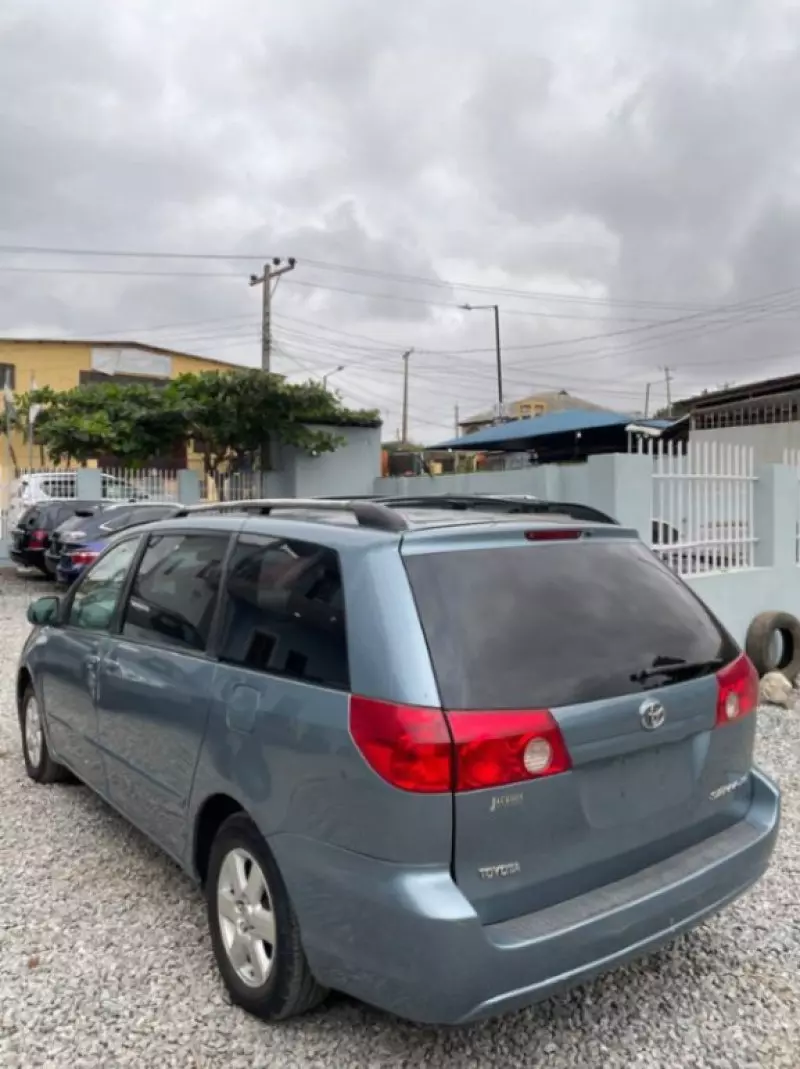 Toyota Sienna   - 2008