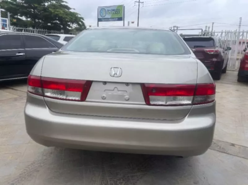 Honda Accord   - 2003