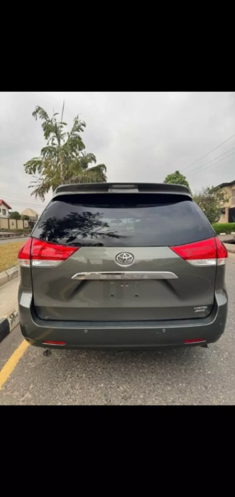 Toyota Sienna   - 2012