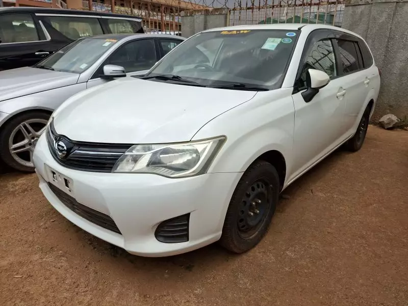Toyota Fielder    - 2012