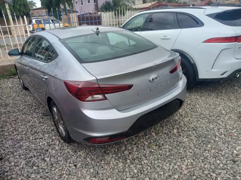 Hyundai Elantra   - 2020