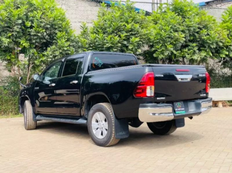 Toyota Hilux   - 2020