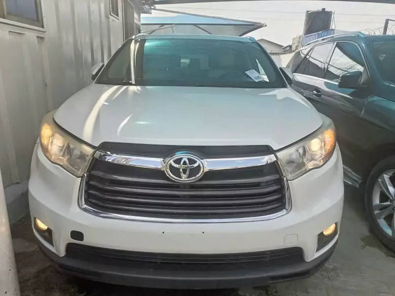 Toyota Highlander   - 2014