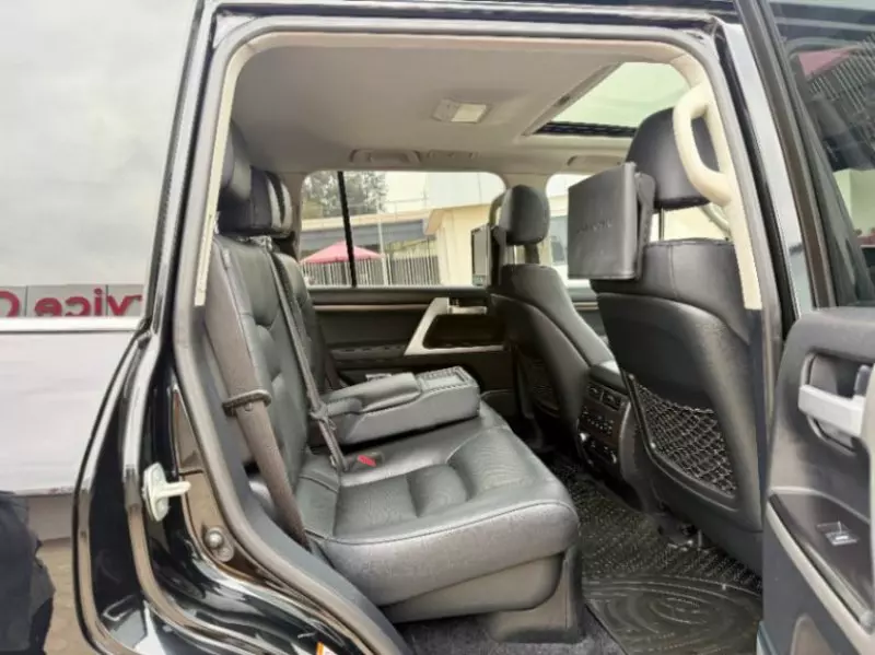 Toyota Landcruiser Sahara   - 2018