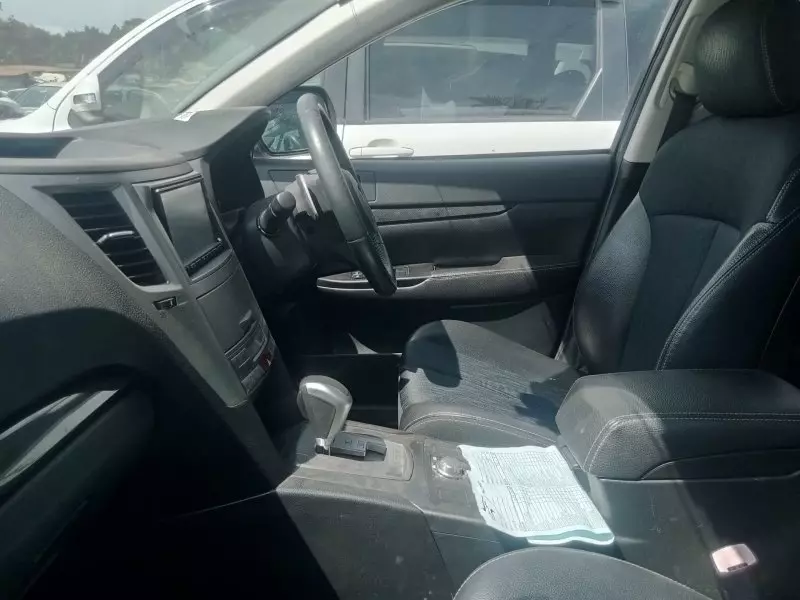 Subaru Legacy   - 2010