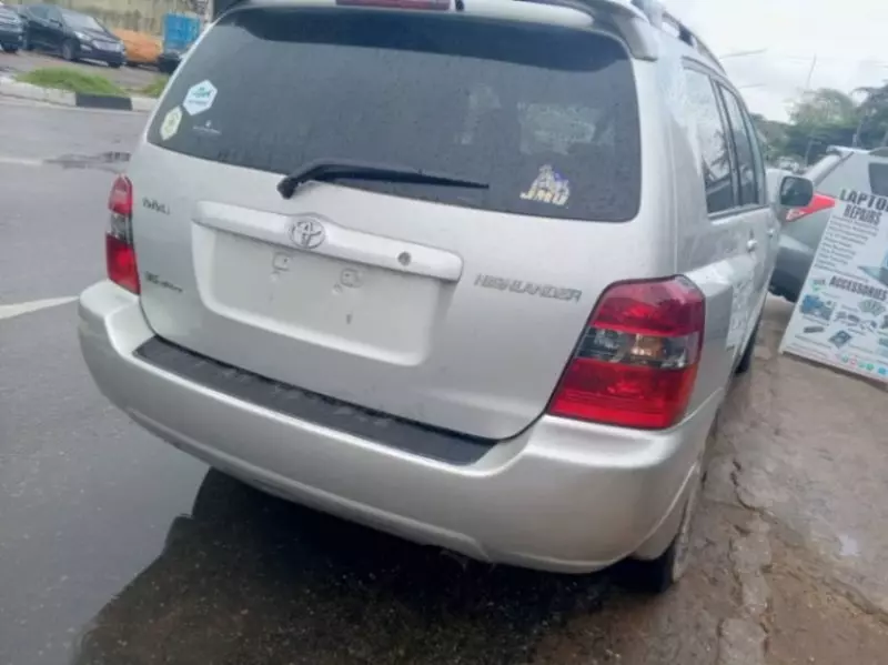 Toyota Highlander   - 2005