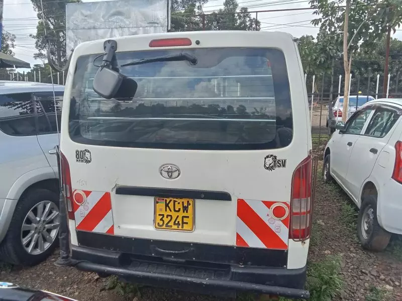 Toyota Hiace   - 2012