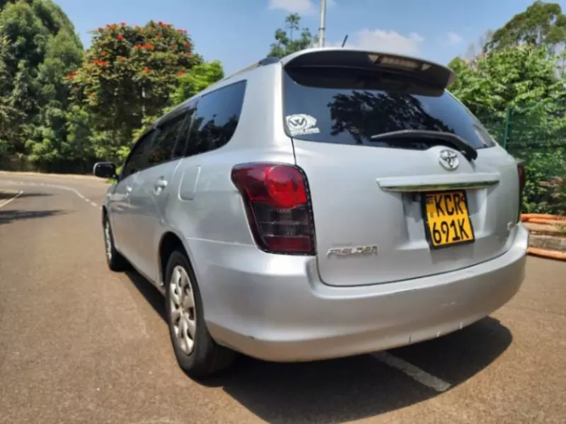 Toyota Fielder    - 2011