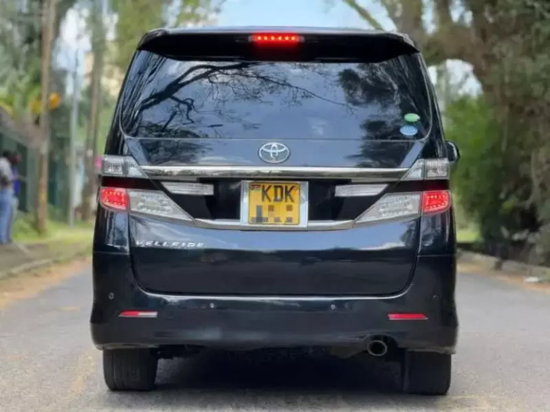 Toyota Vellfire    - 2014