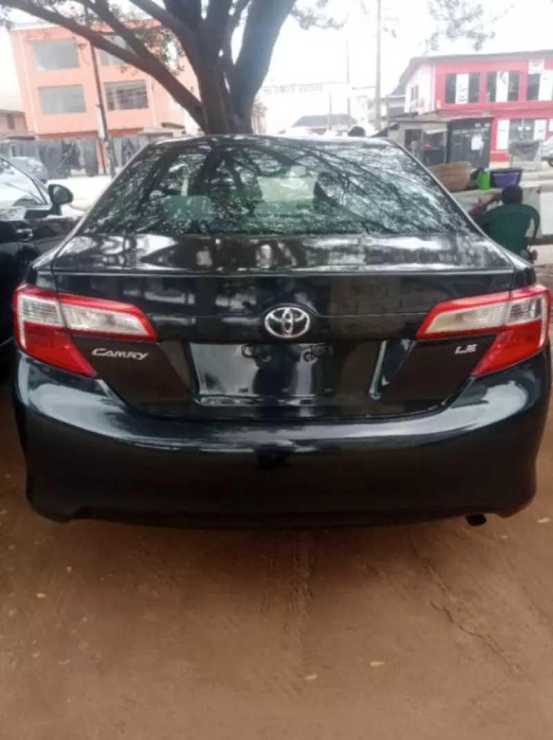 Toyota Camry   - 2013
