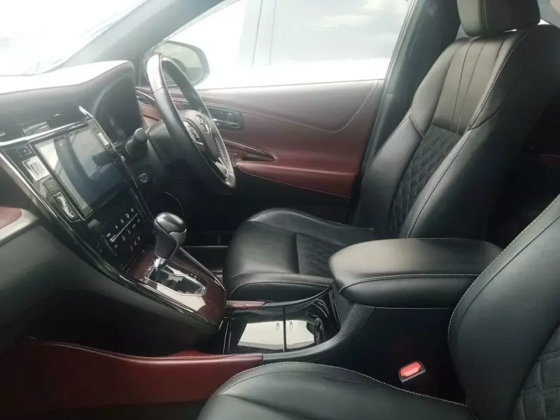 Toyota Harrier   - 2015