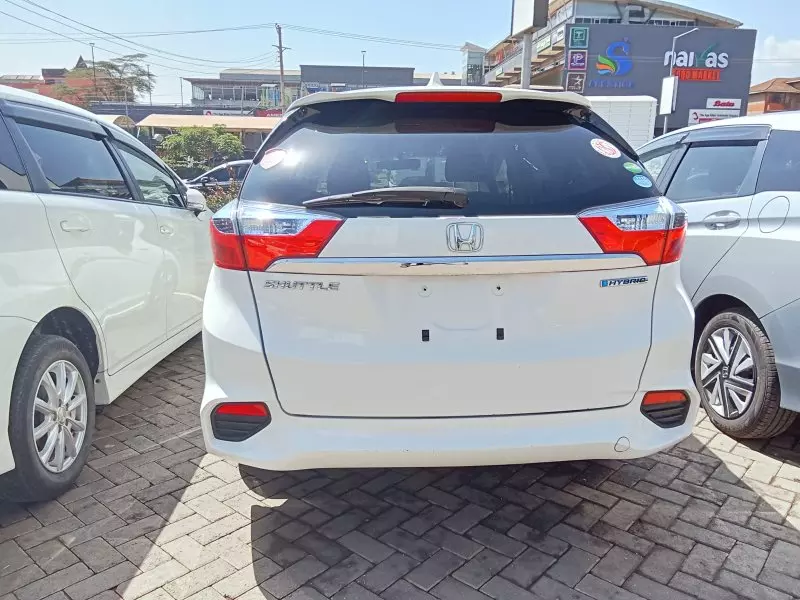 Honda Fit shuttle hybrid   - 2017
