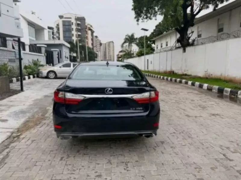 Lexus ES 350   - 2016