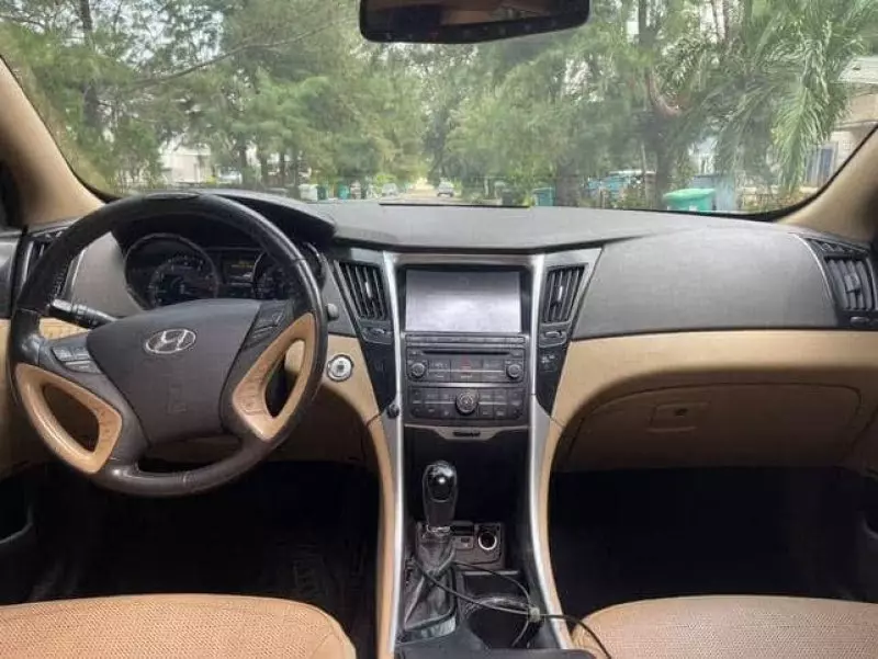 Hyundai Sonata   - 2014