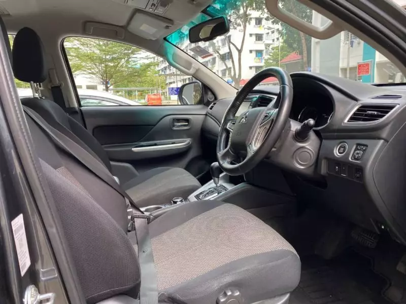 Mitsubishi Triton   - 2020