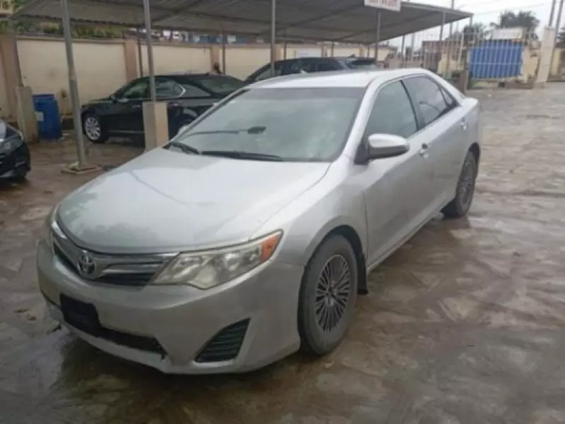 Toyota Camry   - 2013