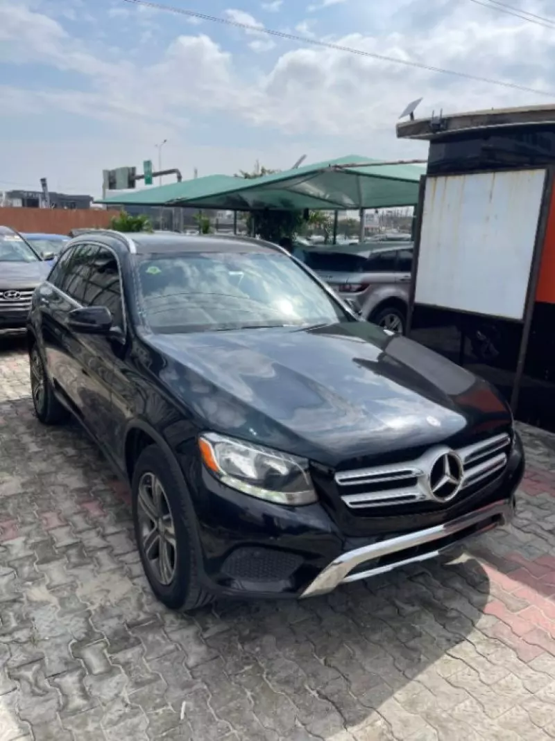 Mercedes-Benz GLC 300   - 2016