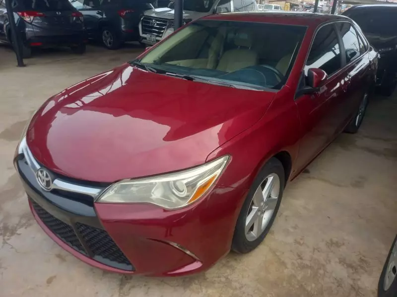 Toyota Camry   - 2016