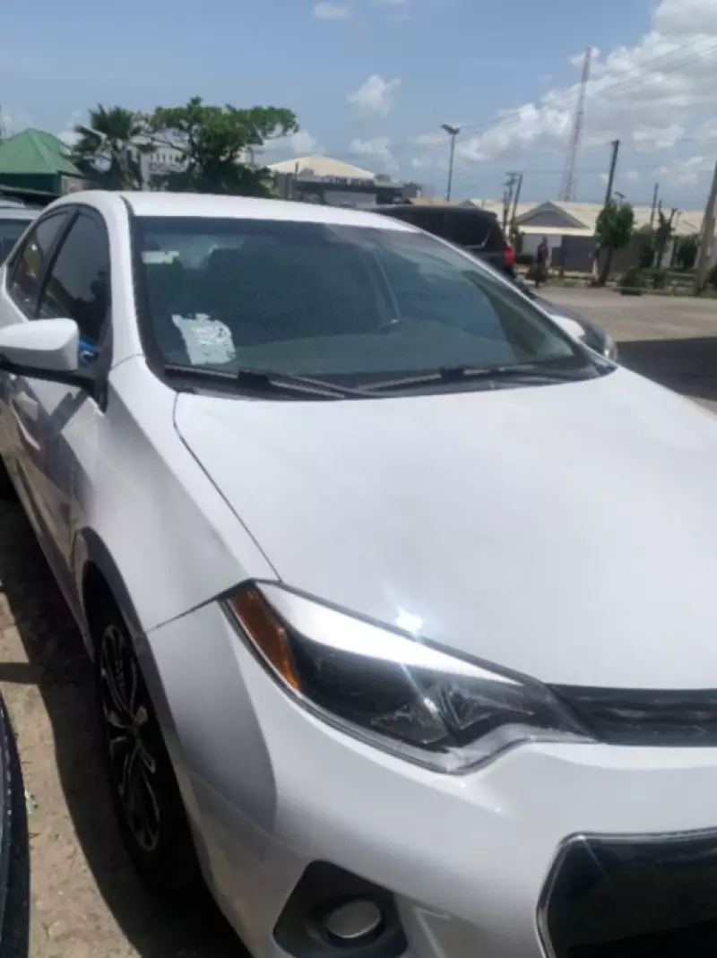 Toyota Corolla   - 2015