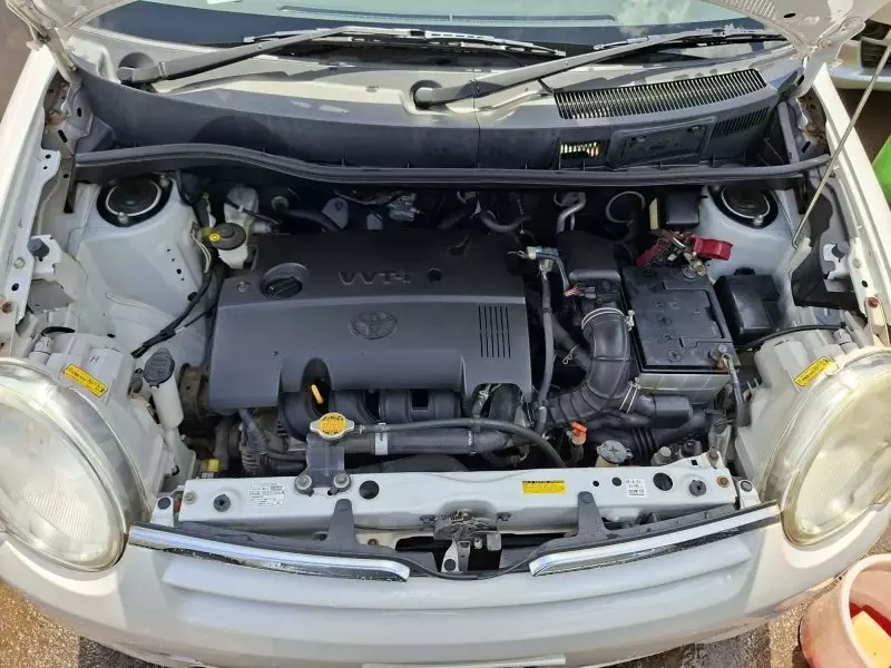 Toyota Sienta   - 2012